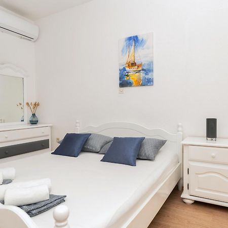 Apartments Marsela Tučepi Eksteriør billede