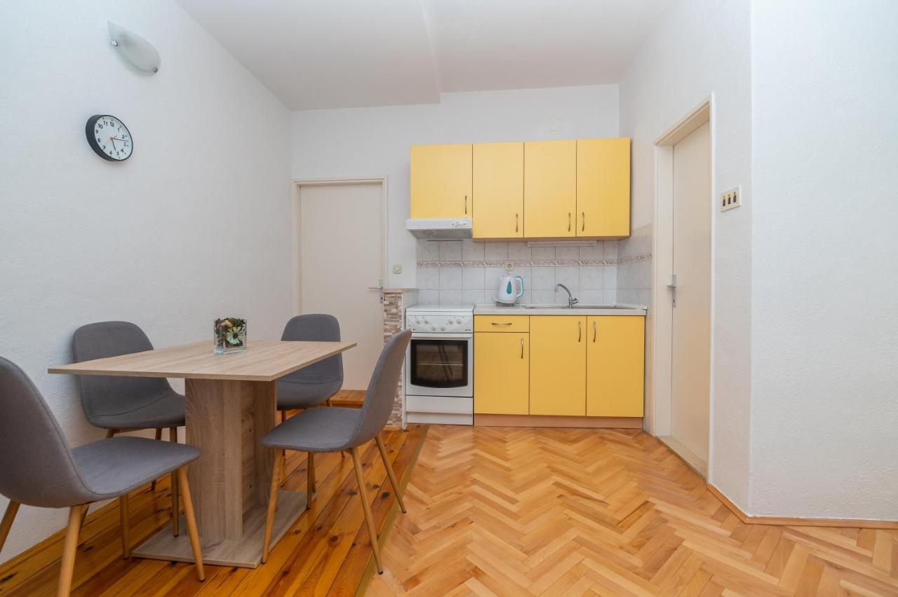 Apartments Marsela Tučepi Eksteriør billede