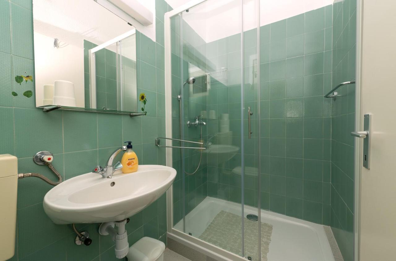 Apartments Marsela Tučepi Eksteriør billede