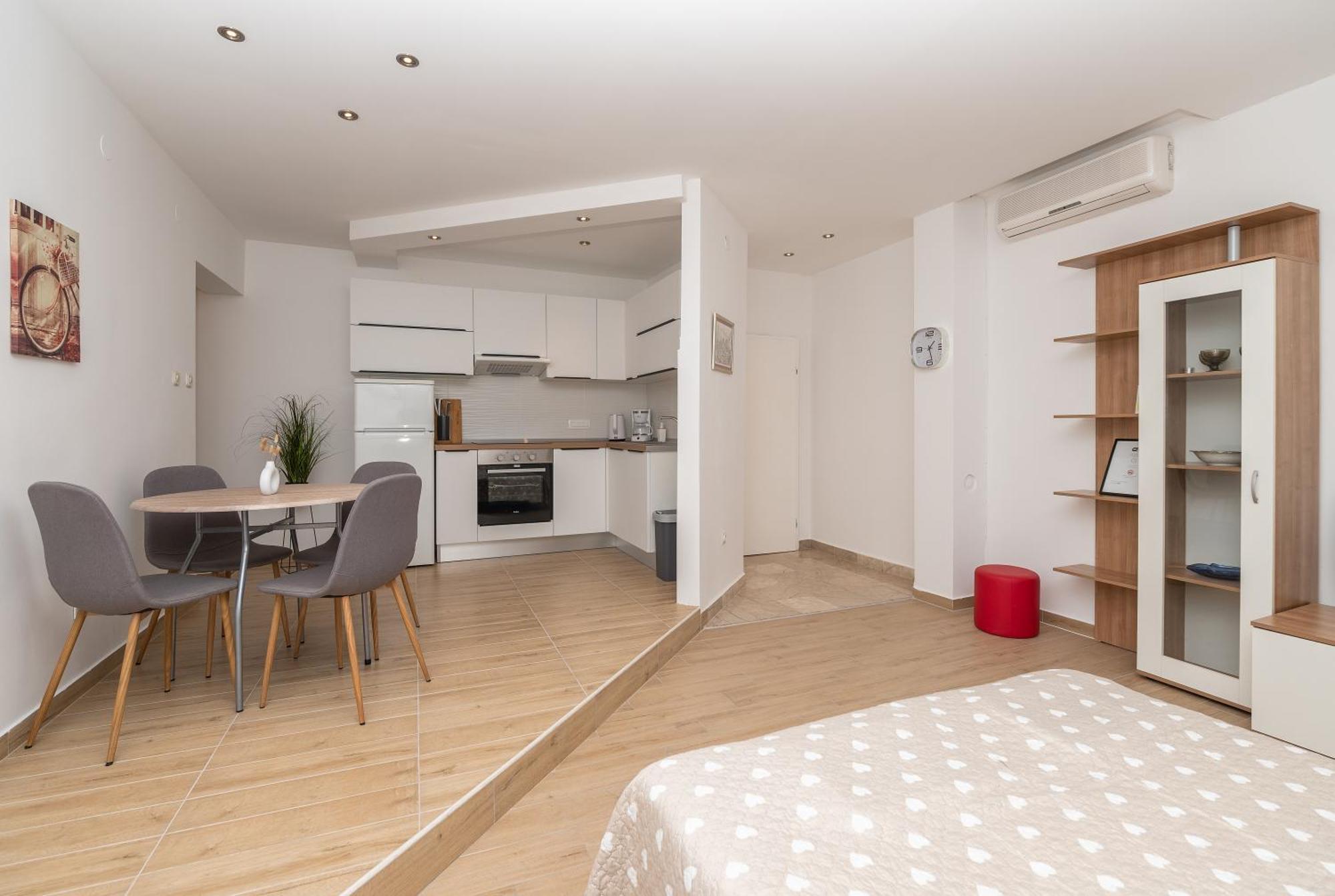 Apartments Marsela Tučepi Eksteriør billede